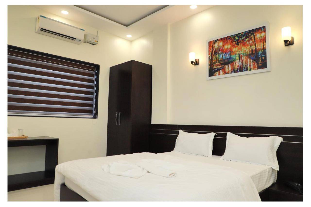 Hotel Opal Plaza Executive Waluj Buzurg Extérieur photo